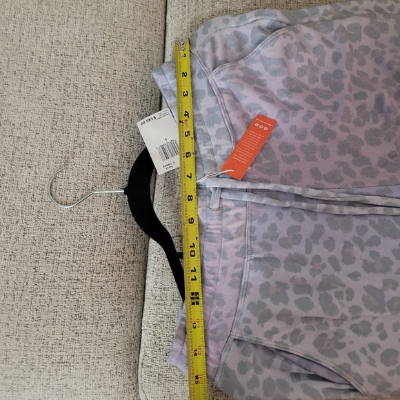 Sundry Women's Leopard Jogger Pant - Picture 4 of 9